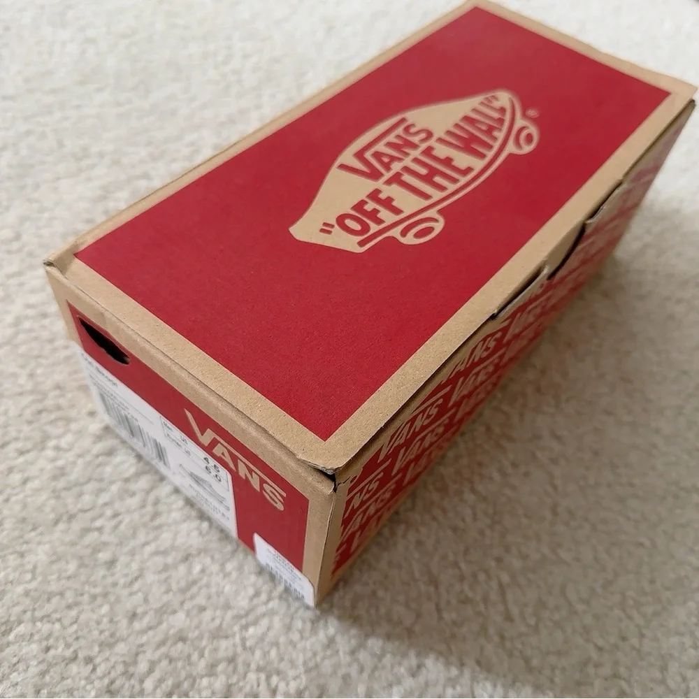 【NEW】Vans Old Skool Shoes - B4.5/W6 - Picture 2 of 9